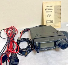 YAESU FT-100 HF/VHF/UHF Transceiver Power Cord Included Working Piece from JAPAN