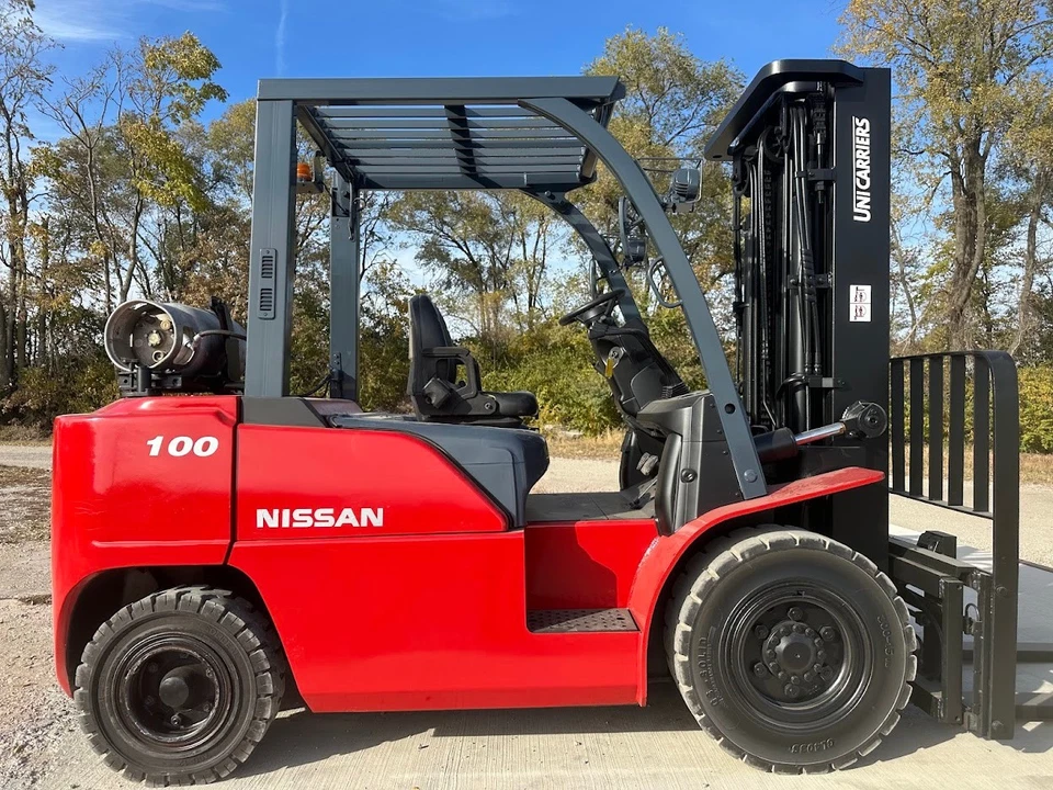 Carretilla elevadora neumática UniCarriers MJ1F4A45LV 2018 10.000 lb capacidad de elevación alta baja Foto 2 de 4