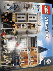 LEGO CREATOR: Assembly Square (10255)