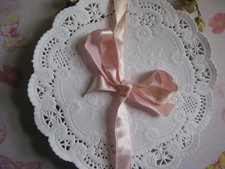 50 pcs VTG 6" INCH WHITE ROUND FRENCH LACE PAPER DOILIES CRAFT USA stamp