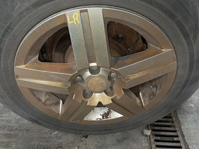 Used Wheel fits: 2008 Chevrolet Equinox 17x7 5 spoke pearl chrome opt N75 Grade