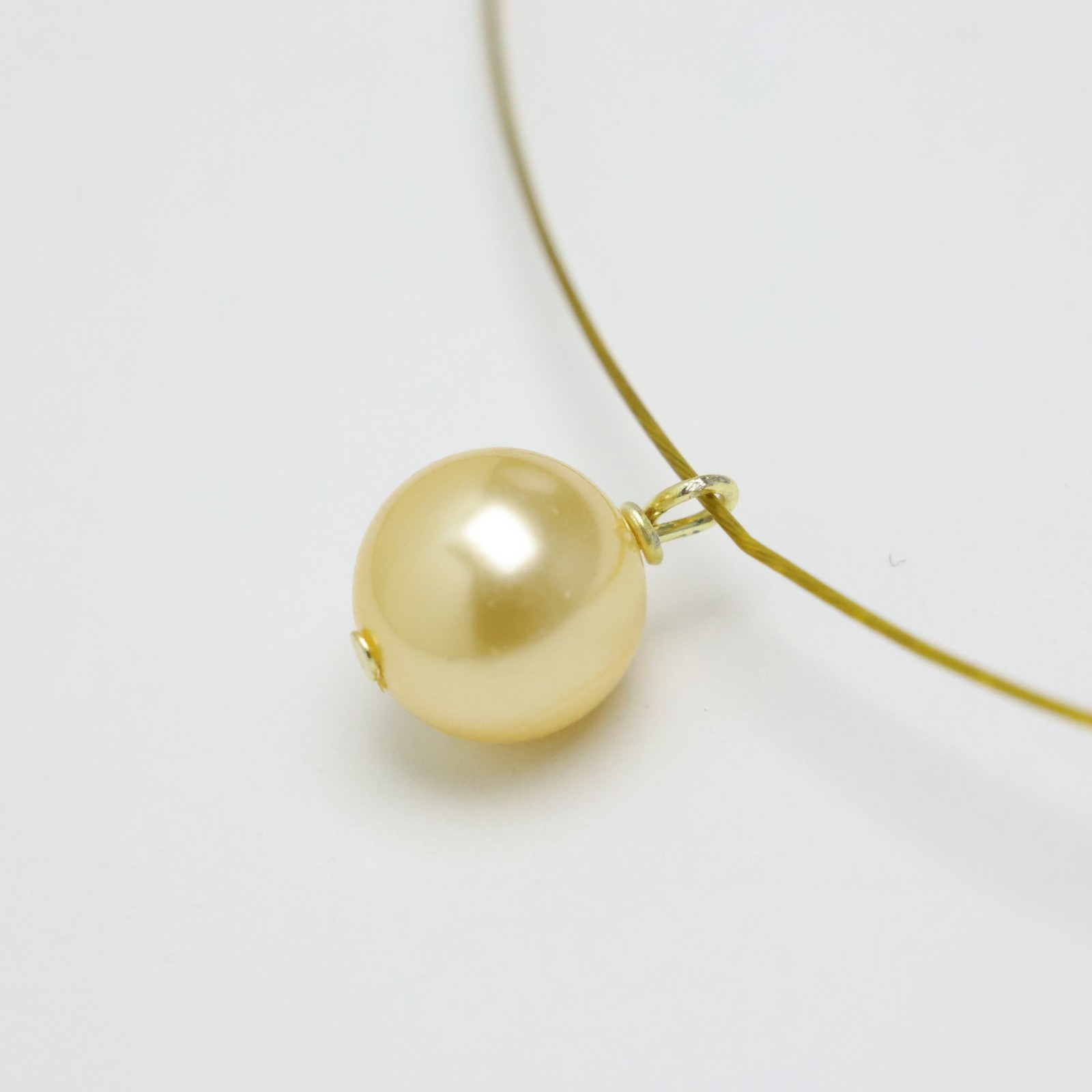 Collier perle imitation mer du sud dorée 7,8mm femme réf 2474