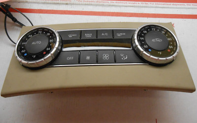 14 Mercedes C-class climate control  A2049006808 ic# 58826  RG0161