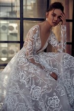 Long Sleeves Wedding Dresses Plunging Flower Appliques Sheer Lace A Line Train