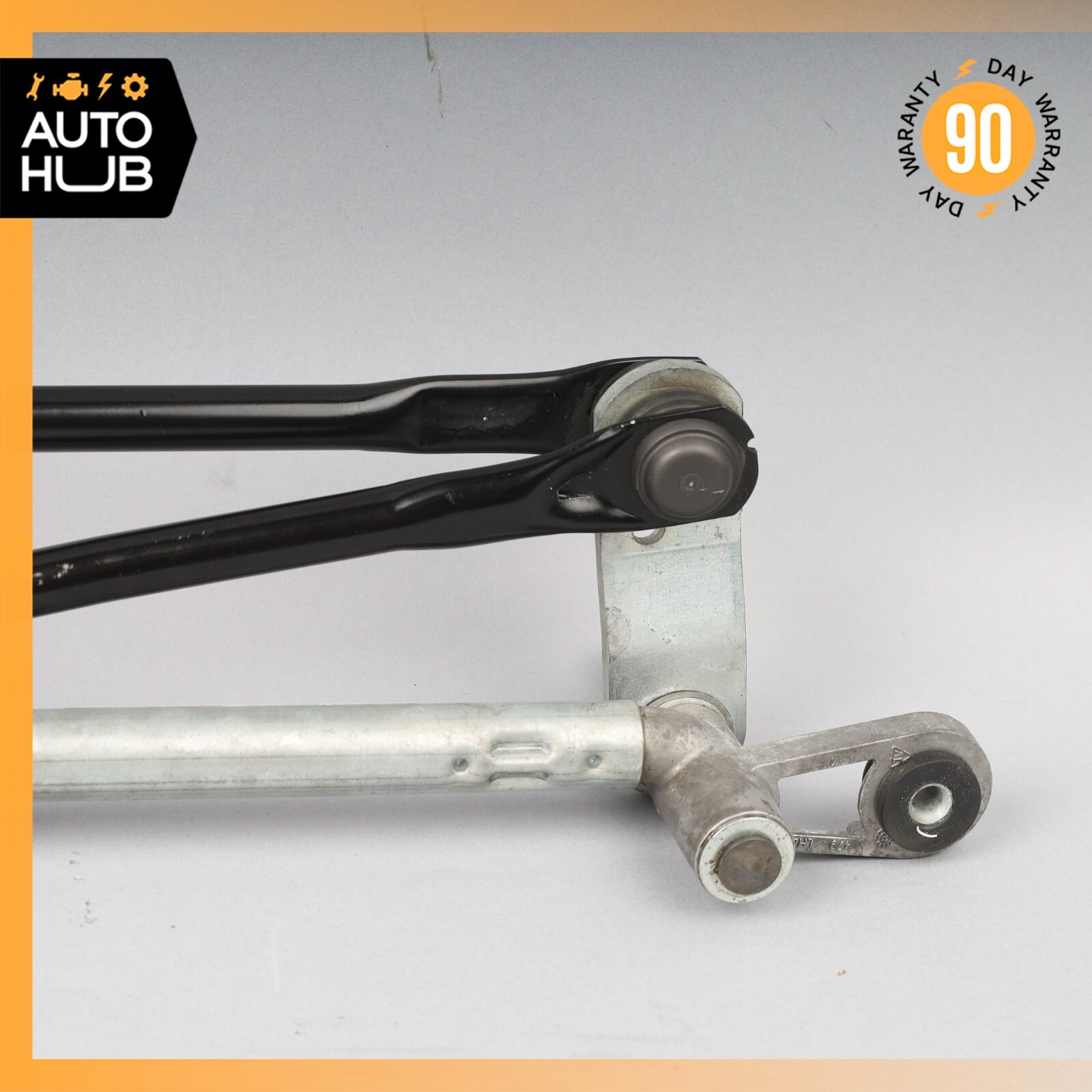 2014 Maserati Quattroporte SQ4 M156 Windshield Wiper Linkage Arm OEM 69k