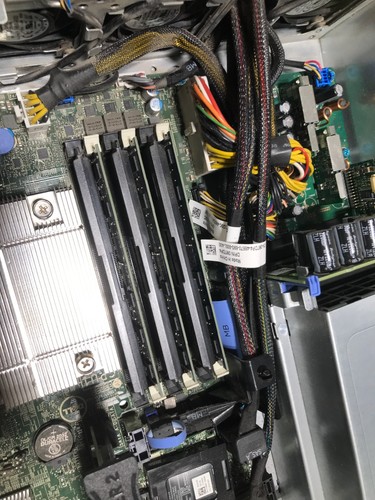 Dell PowerEdge R520 2U Server BOOTS Xeon E5-2407 2.2Ghz 12GB RAM NO HDD- NO OS - Picture 6 of 11