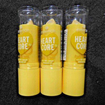 3 Stück ESSENCE Heart Core Lippenbalsam - fruity lip balm - mit Mandelöl