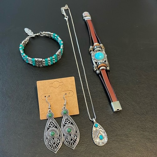 Boho Style Armbänder Halskette und Ohrhänger, blau grün