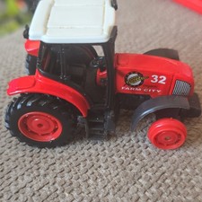 Farm City Organic Open Cab Tractor 1:32 (MPN 32) Red/Black/White Plastic