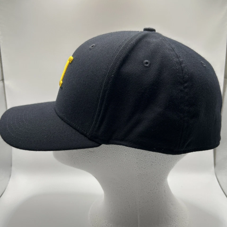 Gorra ajustada Jordan Jumpman Michigan Wolverines Dri-Fit M/L azul marino Foto 2 de 4