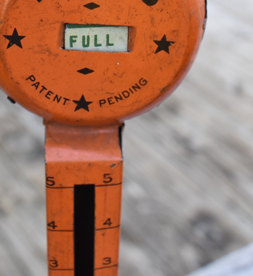 VINTAGE TIN TOY GAS PUMP, HULLCO eBay