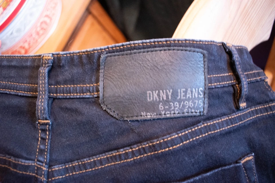 DKNY Skinny Fit Jeans Indigo Stretch & Sequin Pocket Detail W27" L32" Perfect - Image 3 of 4