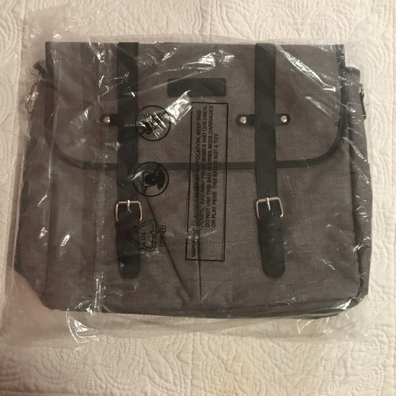 PRESTIGE MESSENGER BAG  Grey Padded Laptop Pocket 16”x12”x4”- NWTs