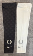 LOT OF 2 - NEW Nike DRI-FIT Oregon Ducks PLAY...