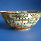 STUNNING LARGE VINTAGE CHINESE FAMILLE ROSE FIGURAL PORCELAIN BOWL