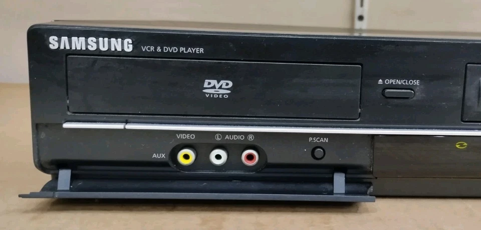 SAMSUNG DVD-V6700 COMBO VHS 6 TESTINE/LETTORE DVD CON TELECOMANDO - Immagine 3 di 4