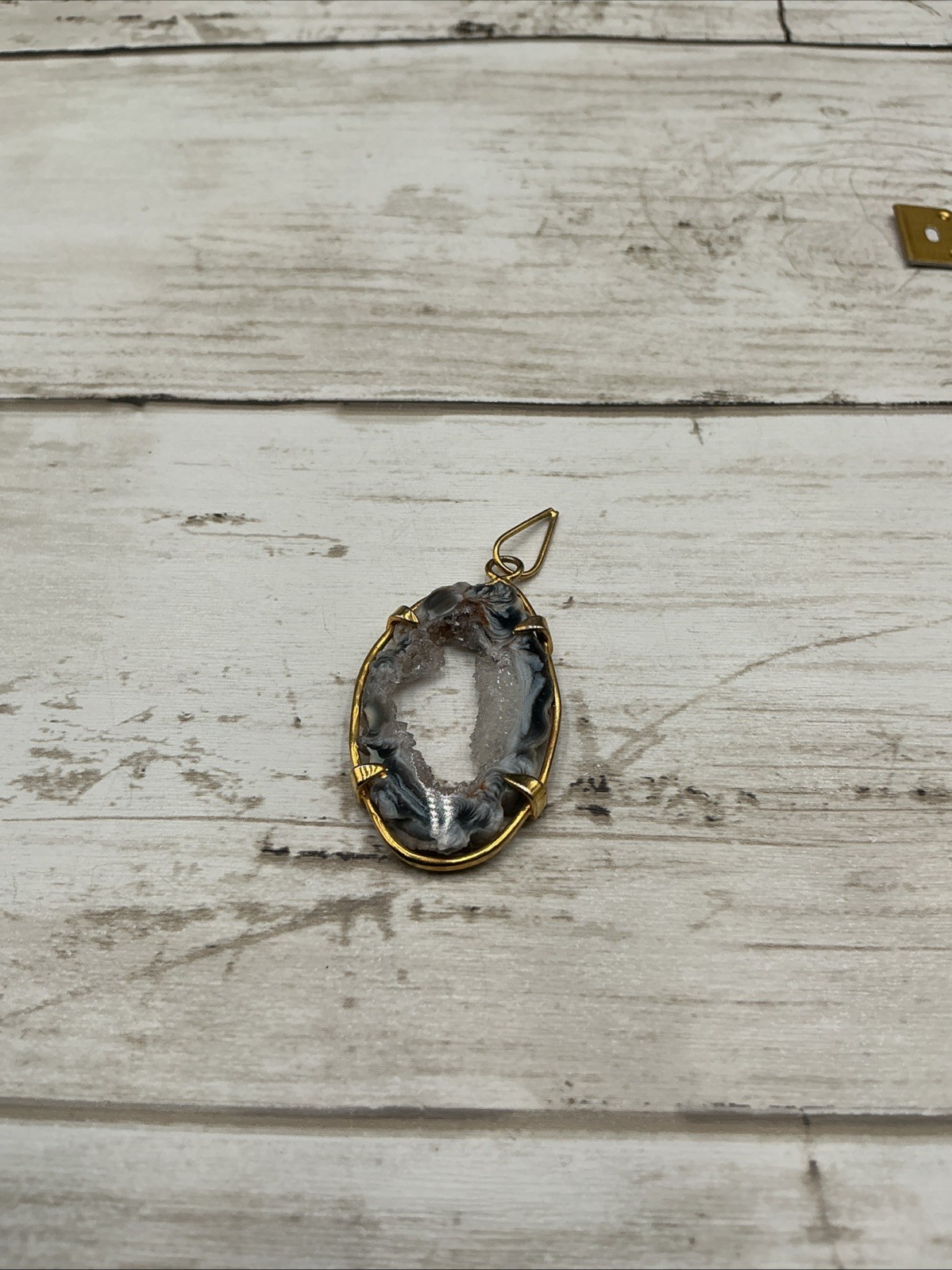 Bohemian Lace Agate Druzy Geode Slice Necklace Pendant in Polished Gold Tone