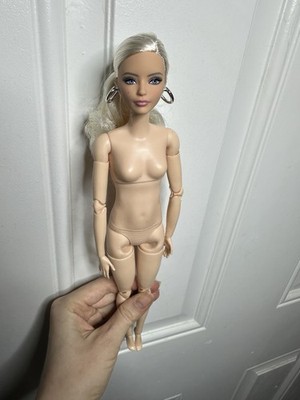 BARBIE SIGNATURE BARBIE BASICS STUNNING BLONDE MODEL #2 MINT 2025