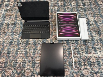 Apple iPad Pro 11'' M2 (4th Gen) 128GB Wi-Fi + Cellular Magic Keyboard Bundle