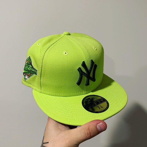 bubble gum yankees hat