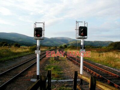 FOTOANSICHT VOM ENDE DES BAHNSTEIGS AN DER DOVEY-KREUZUNG IN DEN TAGEN W