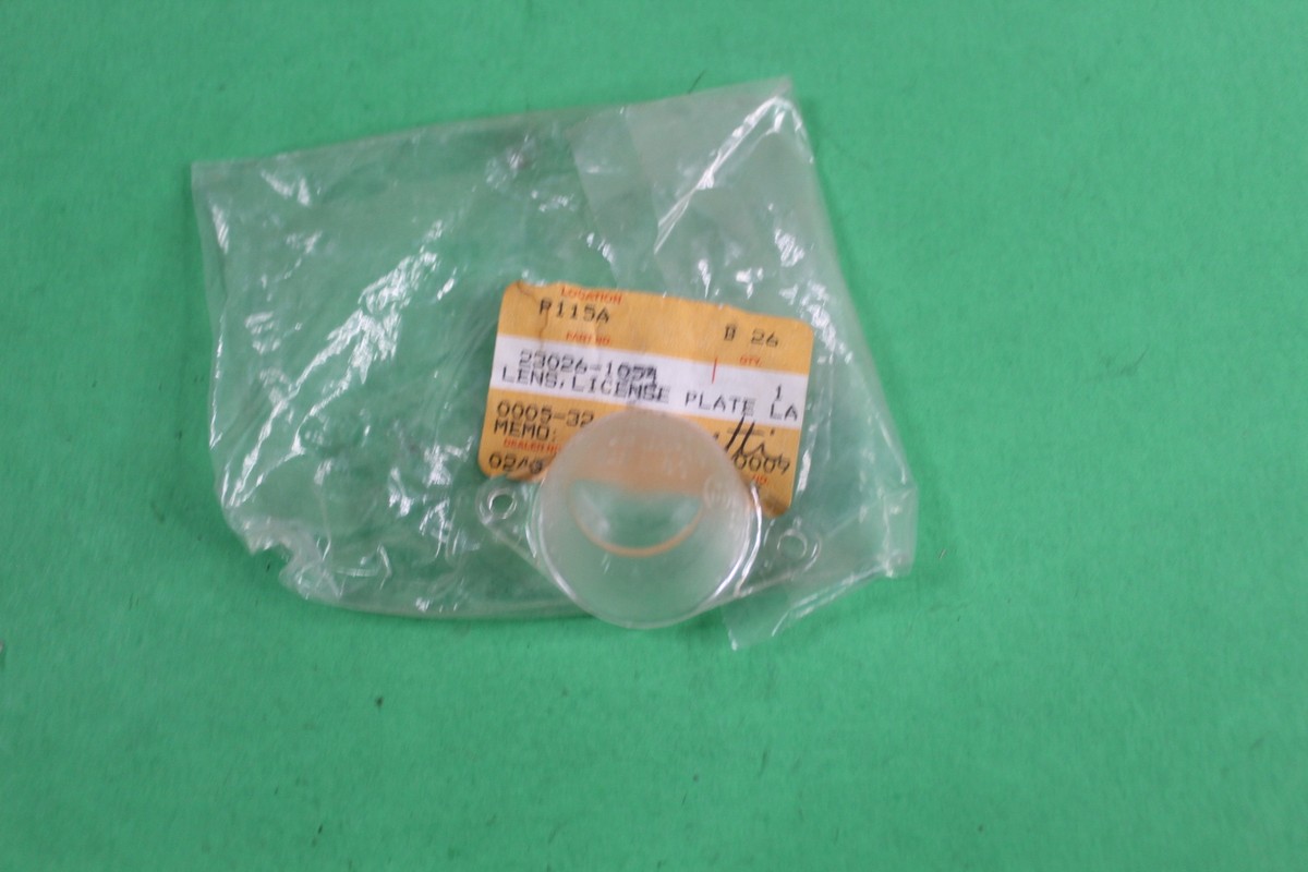 NOS OEM Kawasaki License Plate Lamp Lens 194-2000 ZX750-P5 ZG1200