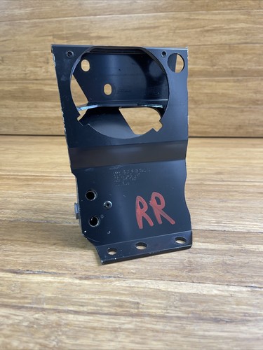 Audi R8 2011-2015 Rear Right Support bracket Photo - $58