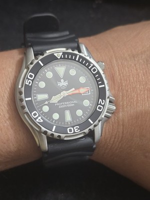 PHOIBOS 1000-Meter Ocean Master Quartz Dive Watch with Sapphire Crystal