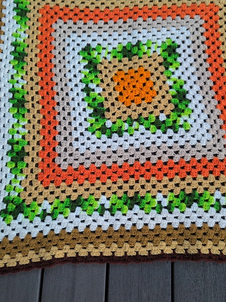 Tiro de vuelta afgano cuadrado multicolor vintage hecho a mano en EE. UU. Foto 3 de 4