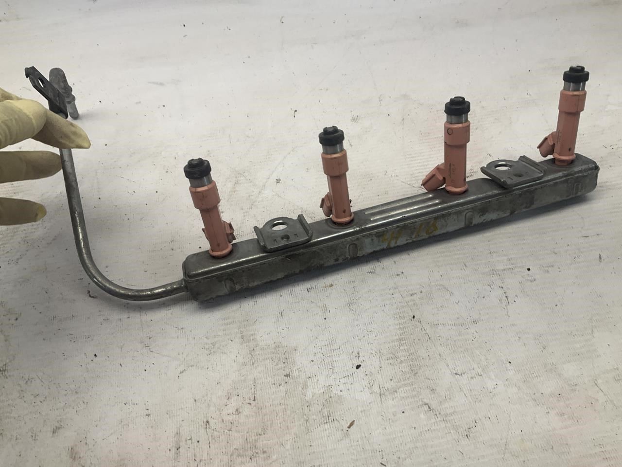 12-19 Toyota Prius C 1.5L Fuel Injector Rail w/ Fuel Injectors Vin B3 7 8 Dgt Q