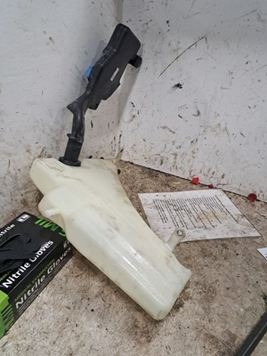 #ad 2016 A4 Audi Washer Reservoir Bottle Assembly Sku#4291936 $67.50