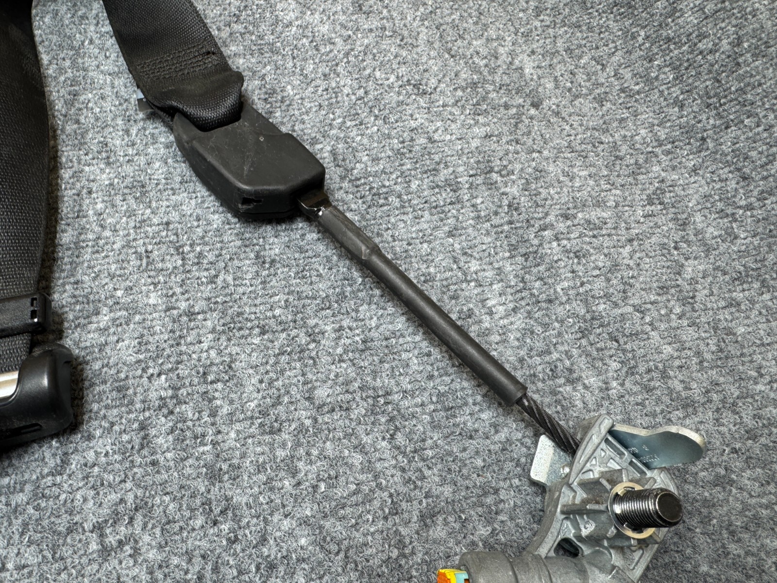 MASERATI GHIBLI M157 14-17 OEM FRONT LEFT DRIVER SIDE LH SEAT BELT RETRACTOR 60K
