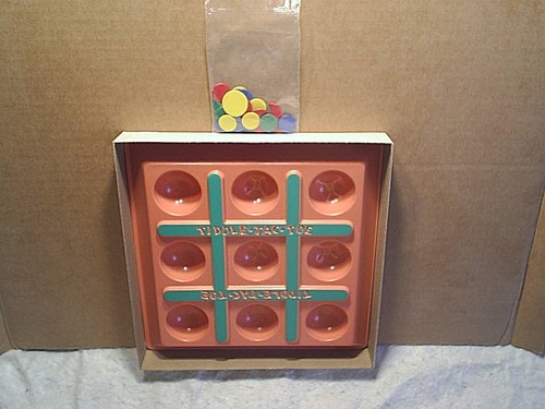 1955 TIDDLE TAC TOE GAME Complete,schaper plastic game,pieces still sealed,tic - Picture 2 of 7