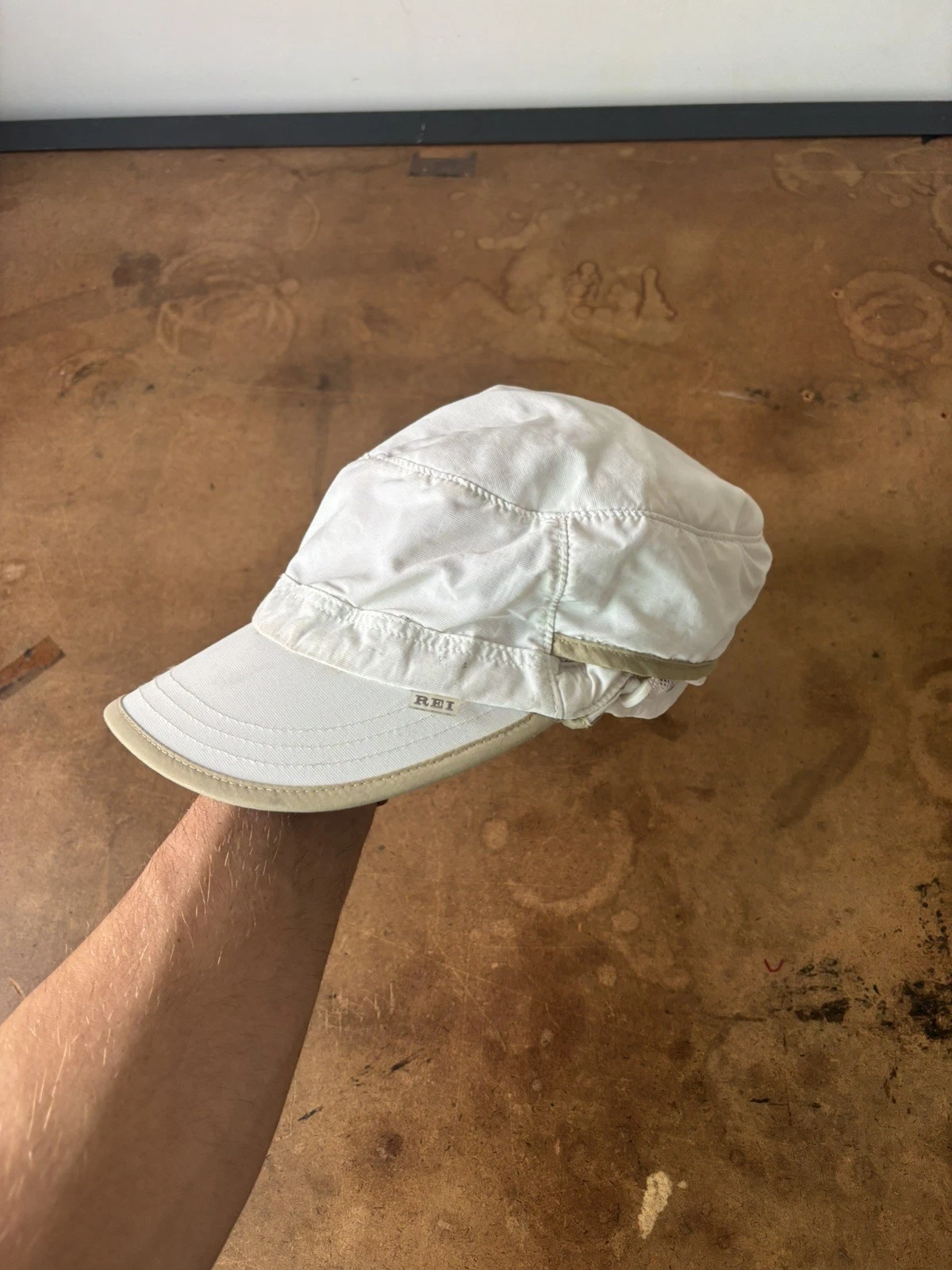 REI Sahara Sun Hat Tan Neck Cape Adjustable Hiking Cap Packable Safari Fishing
Opens in a new window
