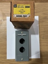 ALLEN BRADLEY 800H-2HZ NEMA TYPE 1  2-HOLE PUSH BUTTON ENCLOSURE  *NEW IN BOX*