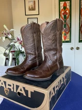 Ariat Men's 8.5D  Roughstock  - Cowboy Boots - Western - Leather W/ Box