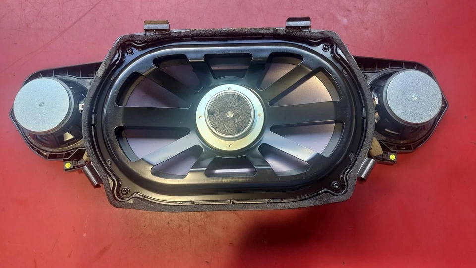 Enceinte Subwoofer Système Audio HARMAN KARDON Mercedes W221 2218205202 - Photo 2/3