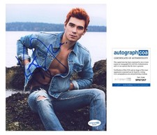 KJ Apa "Riverdale" AUTOGRAPH Signed Shirtless Autographed 8x10 Photo ACOA