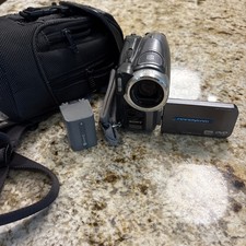Sony Handycam DCR-DVD403 Digital DVD Video Camera Camcorder. W/ Battery and Case