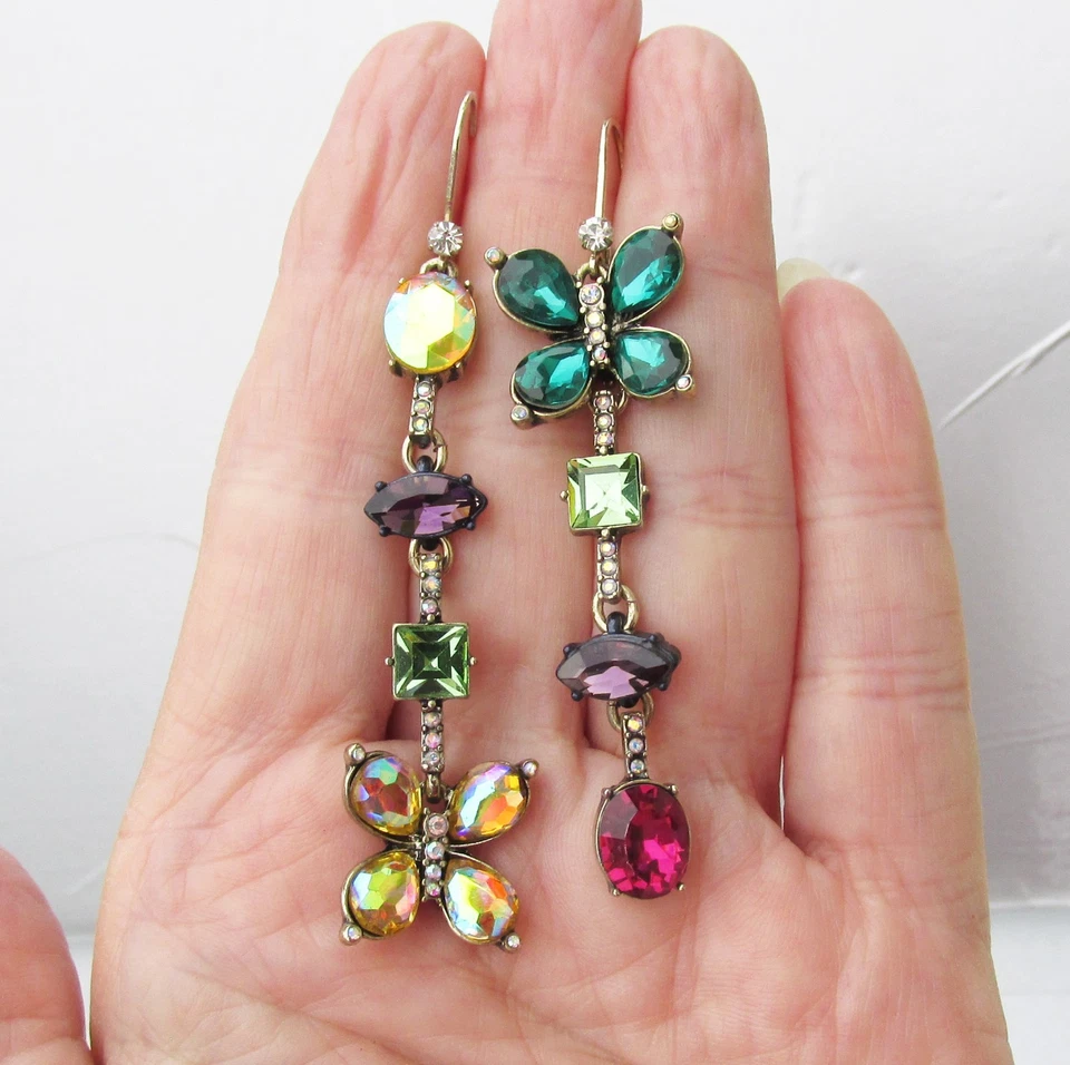 Pendientes colgantes retirados Betsey Johnson largos desajustes MARIPOSA diamantes de imitación Foto 3 de 4
