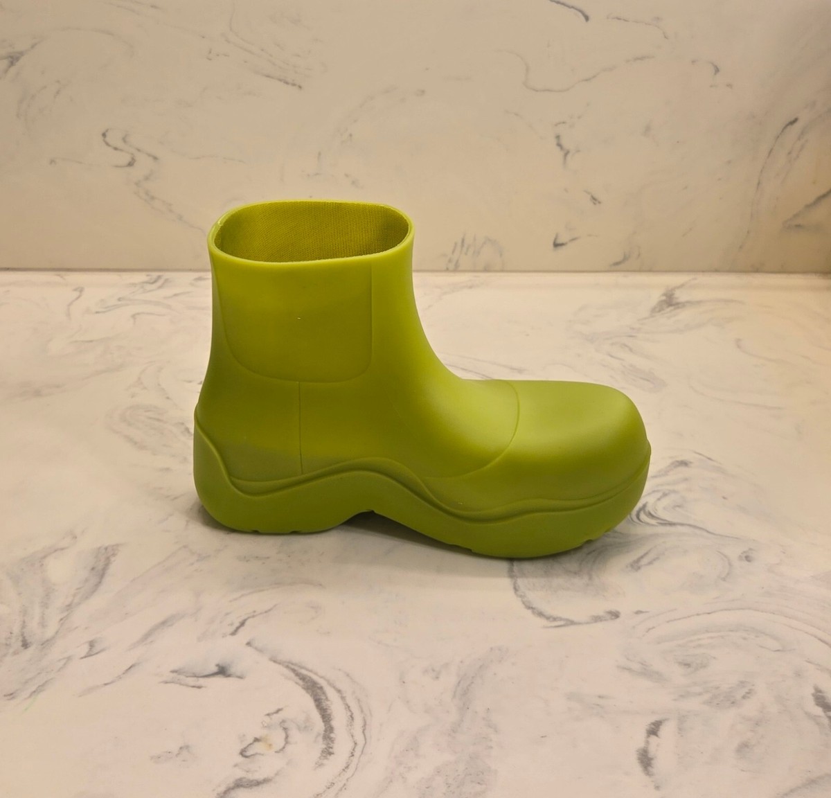 New! Bottega Veneta 'Icon' Rain Boot Kiwi Rubber Womens 5 US 35 New! Bottega Veneta 'Icon' Rain Boot Kiwi Rubber Womens 5 US 35