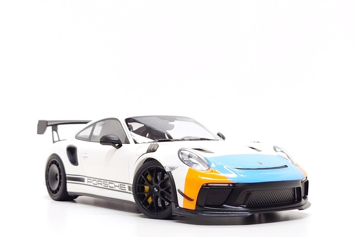 Minichamps 1:18 Porsche 911 GT3 RS MR (991.2) Manthey Racing in