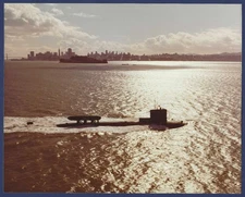 USS PARCHE SSN-683 Outbound Passing by Alcatraz 8x10  Official USN Photo