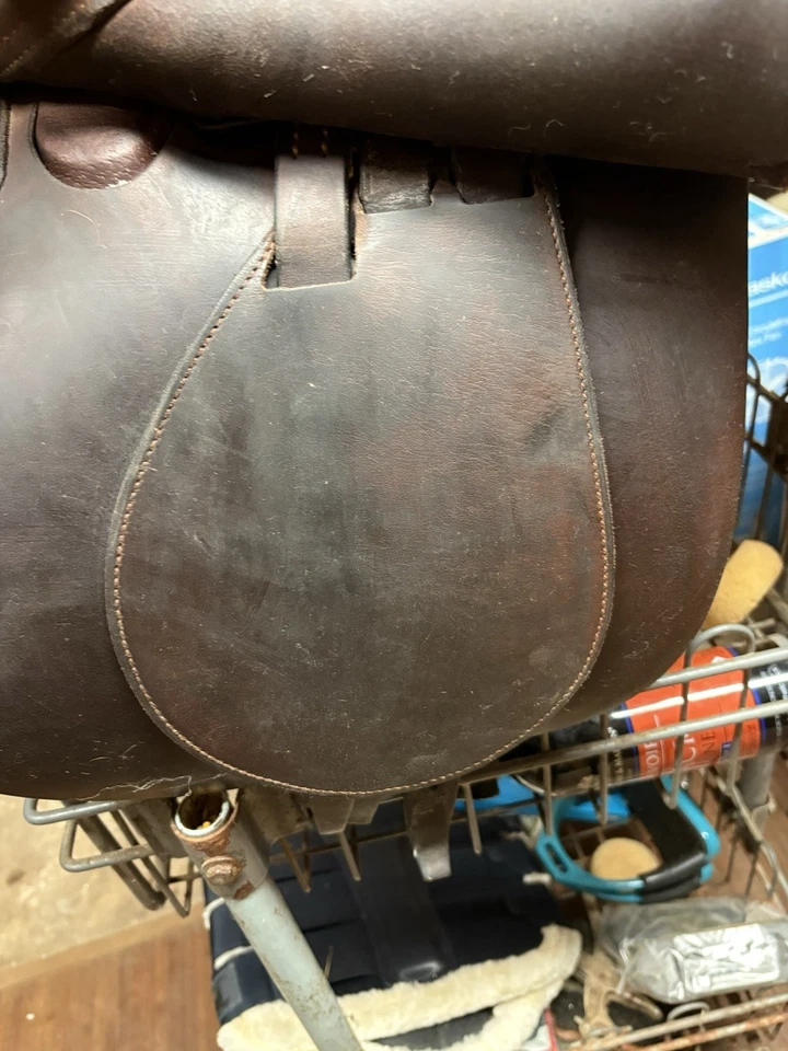 Sillín Stackhouse 18 pulgadas de ancho Foto 2 de 4