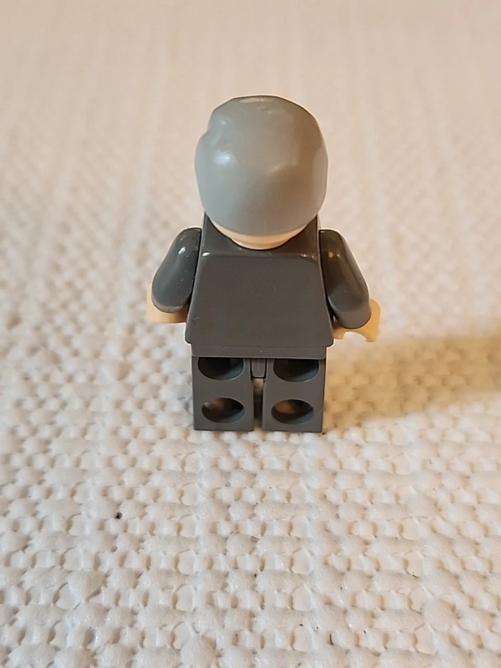 Минифигурка LEGO Star Wars Grand Moff Tarkin sw0157 10188 6211 - Изображение 2 из 4