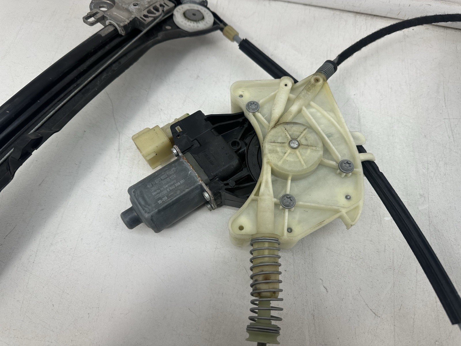 2014 - 2020 MASERATI GHIBLI FRONT LEFT SIDE DOOR WINDOW REGULATOR & MOTOR OEM