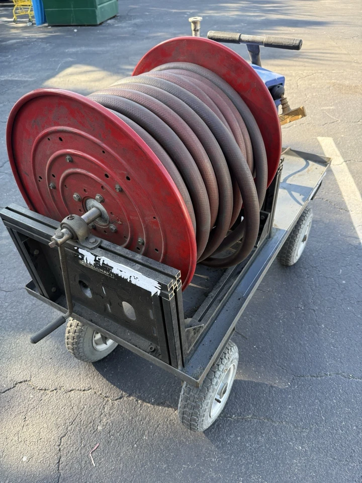 Carrinho de carretel para mangueira de água - Imagem 2 de 4