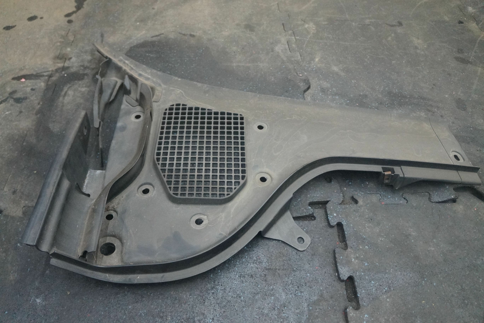 Right Windshield Cowl Under Trim Panel Tray 82501400 OEM Ferrari California 2010