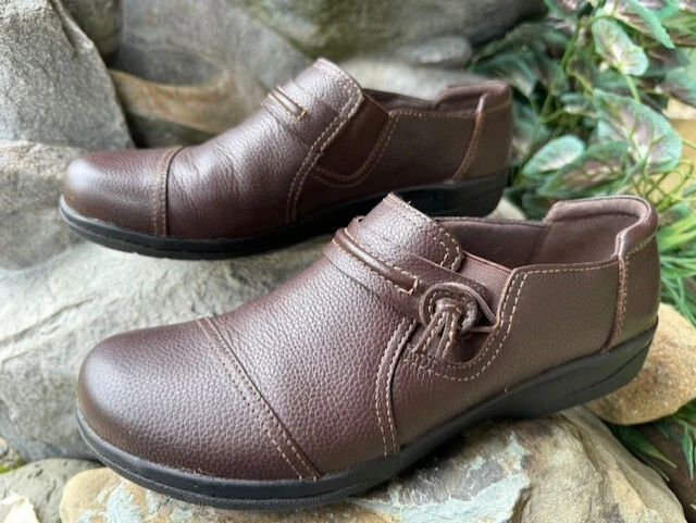 Mocassini comodi Clarks Cora Poppy donna 8 5 m slip on pelle marrone scuro.