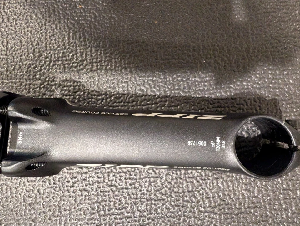 Zipp Service Course Stem 28.6mm 6deg 130mm 1.25’’ Black 1-1/8’’ - Image 4 of 4